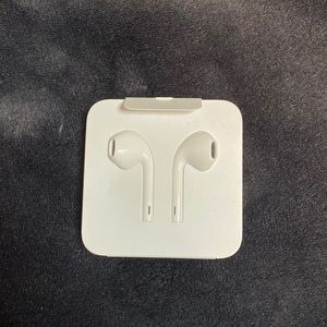 New Apple Wired Headphones Earbuds